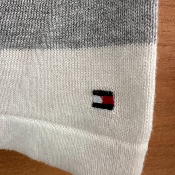 VTG Tommy Hilfiger Minimalist Preppy Casual Neutral Stripe V Neck Sweater Medium - Picture 3 of 10